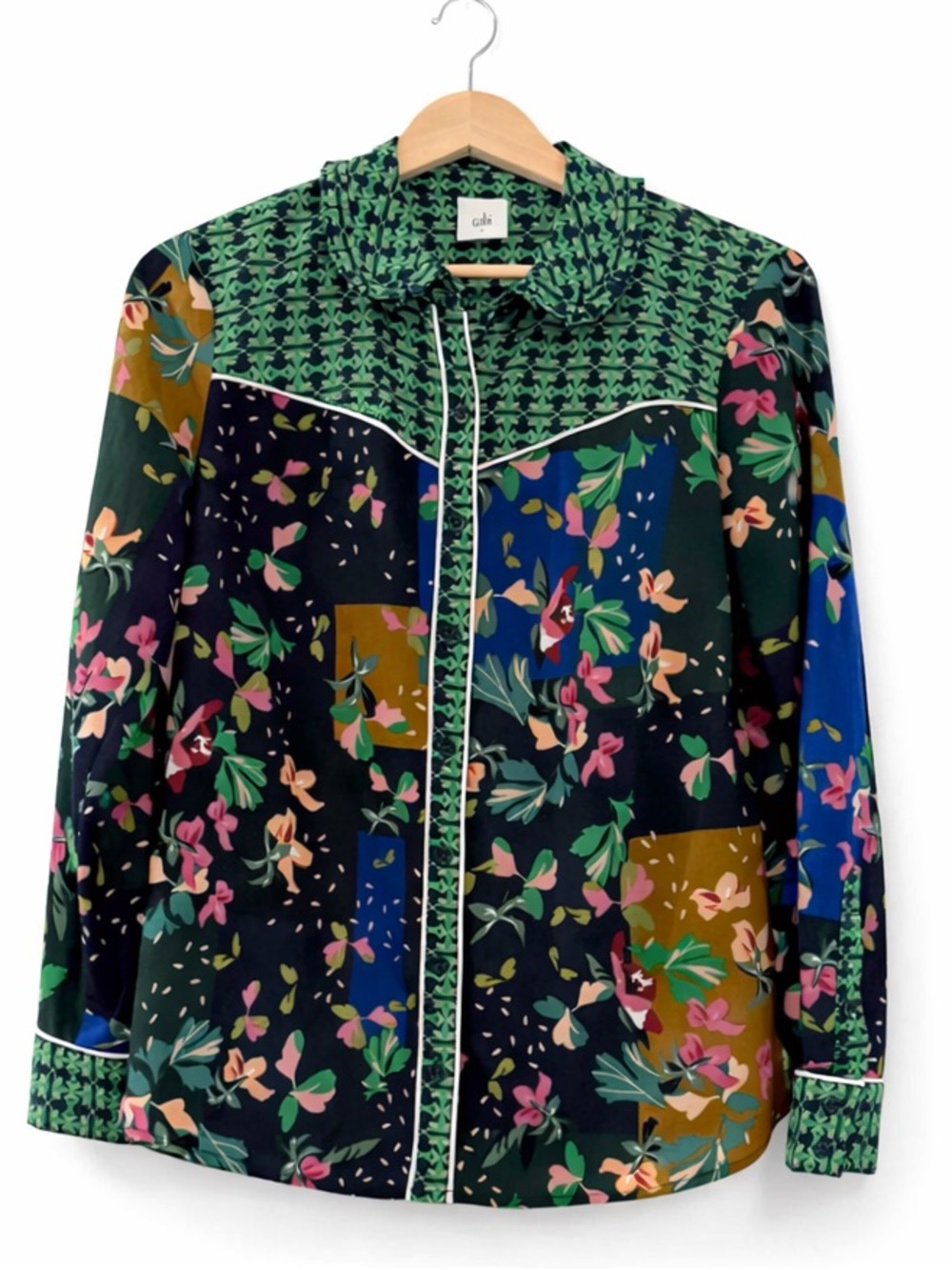 NWOT!!  Beautiful CAbi Rodeo Mixed Navy Floral Patchwork Button-Down Shirt - Picture 2 of 7